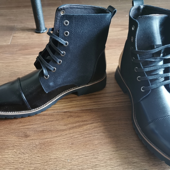 Boots - Picture 3 of 3